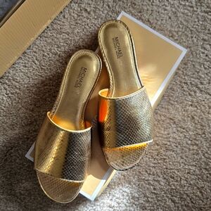 Micheal Kors metalic gold slides